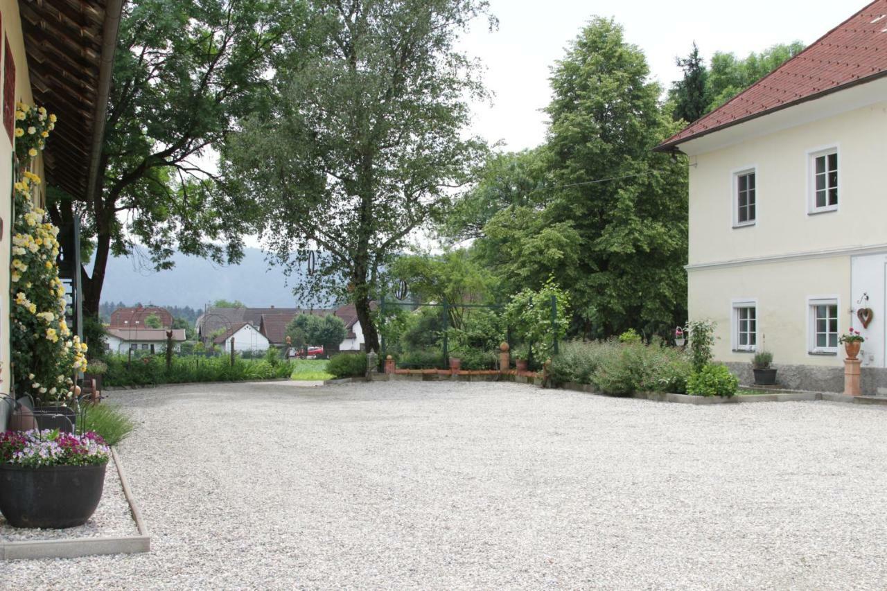 Gutshof Bartl 1 Apartamento Klagenfurt am Woerthersee Exterior foto